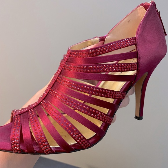 Nine West Red Satin and Rhinestone Evening Heels 🌹 - Picture 3 of 10